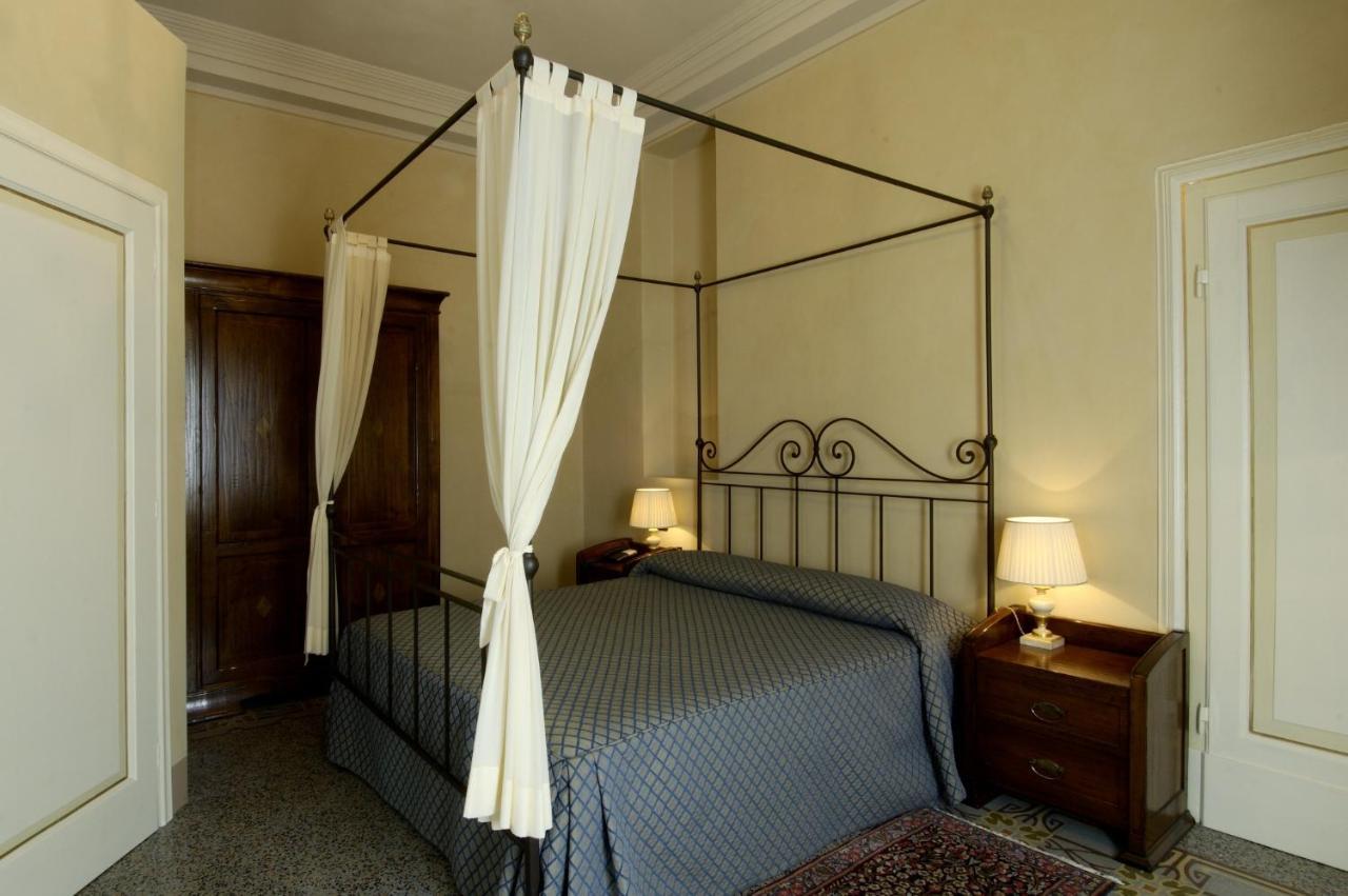 Castello Montegiove Hotel Fano Kültér fotó