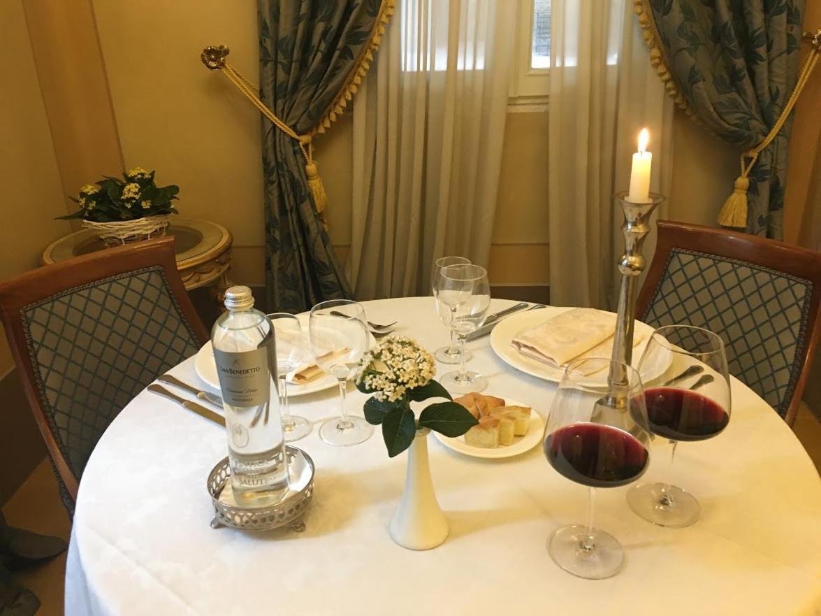 Castello Montegiove Hotel Fano Kültér fotó